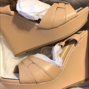 Nude Wedges